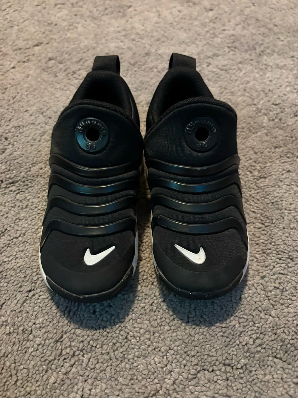 Nike dynamo go slip on shoes 10c